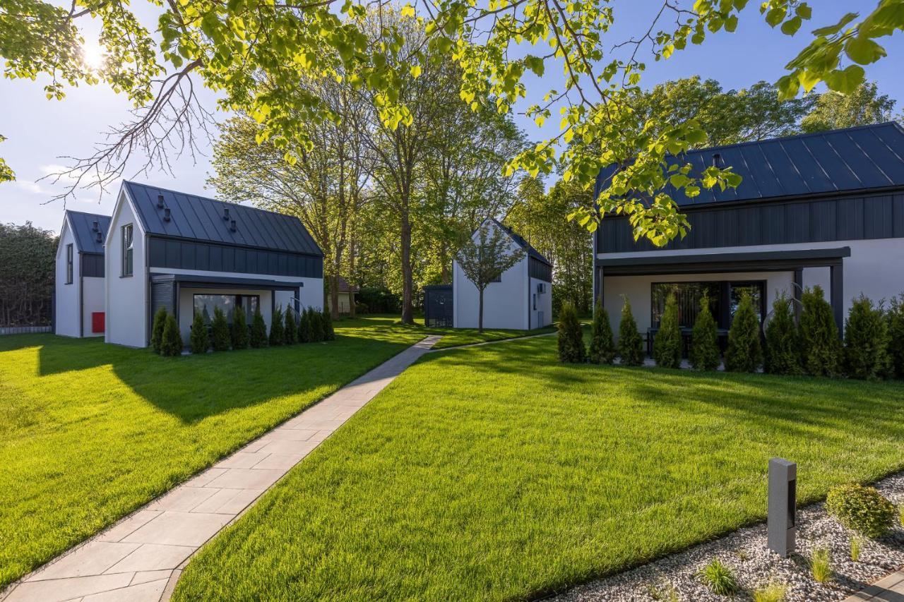 Domki Villa Hoff Resort Trzęsacz Buitenkant foto
