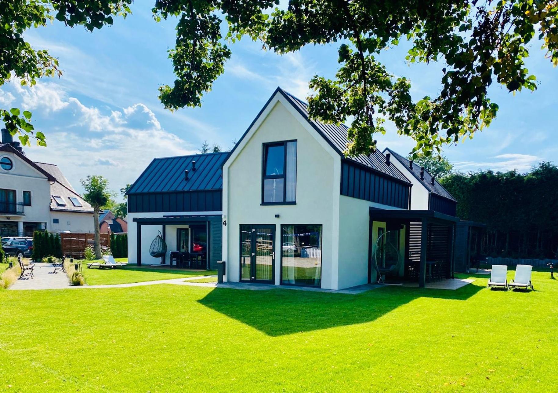 Domki Villa Hoff Resort Trzęsacz Buitenkant foto