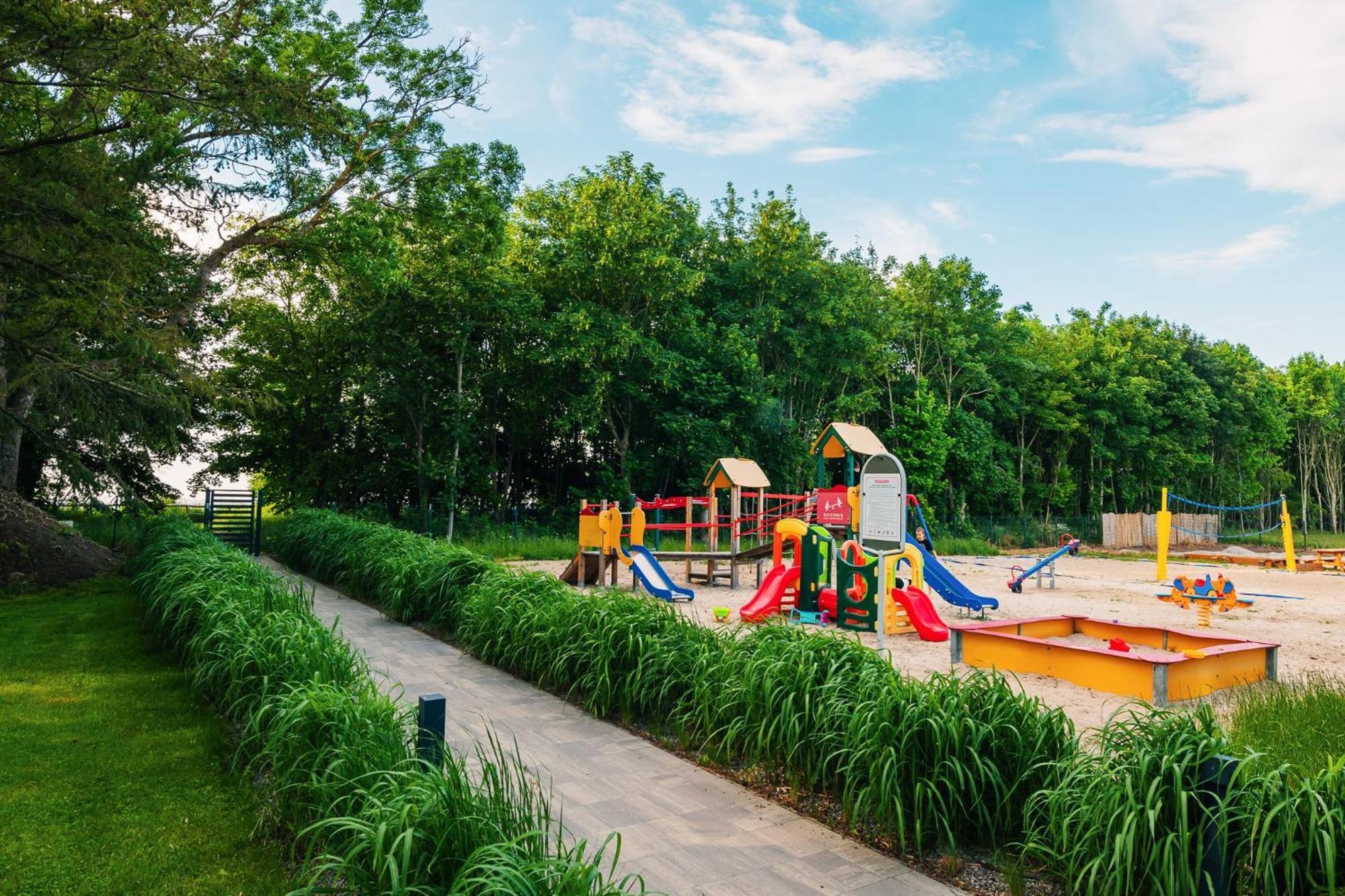 Domki Villa Hoff Resort Trzęsacz Buitenkant foto