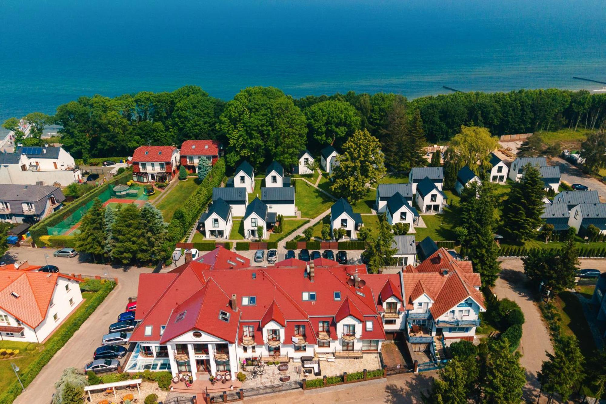 Domki Villa Hoff Resort Trzęsacz Buitenkant foto